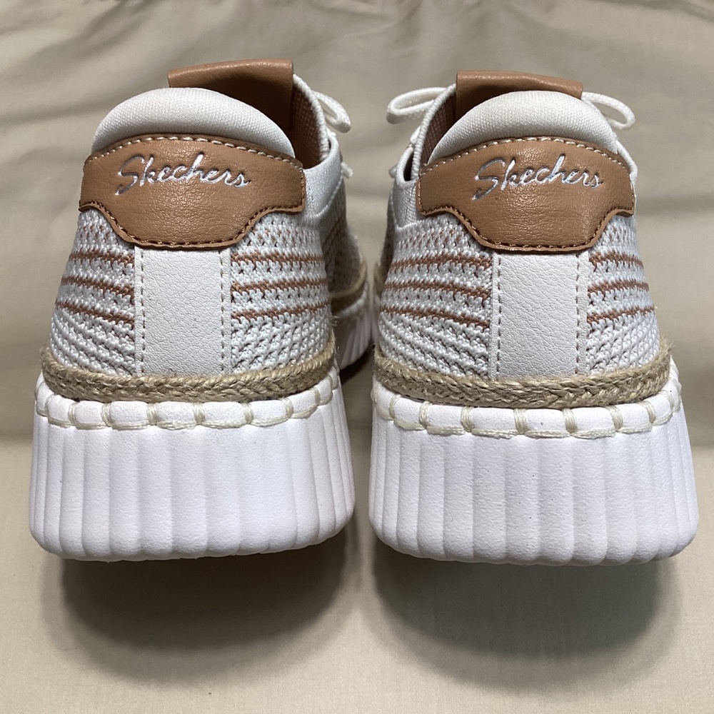 Skechers Stretch Fit Wilshire Blvd Bellevue Slip on - Picture 13 of 16